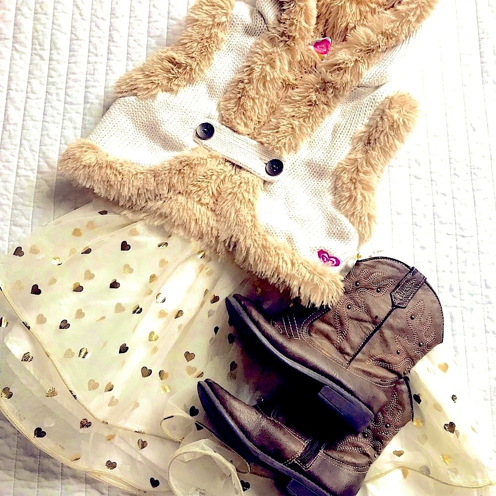 Roxy furry vest with gold heart tutu skirt-
Toddler girls size 5